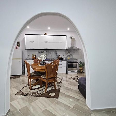 Guesthouse Albi Берат Екстериор снимка
