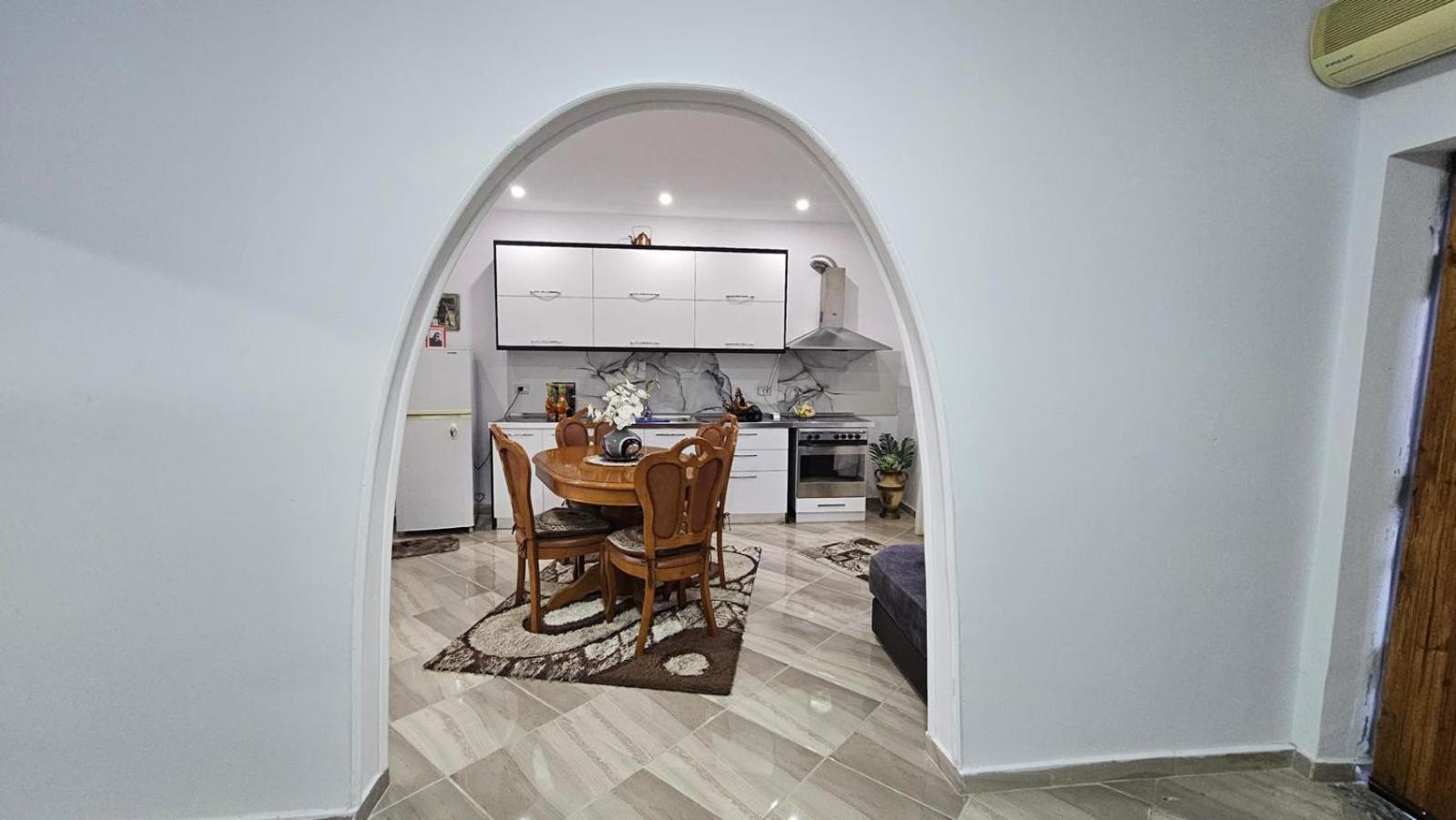 Guesthouse Albi Берат Екстериор снимка