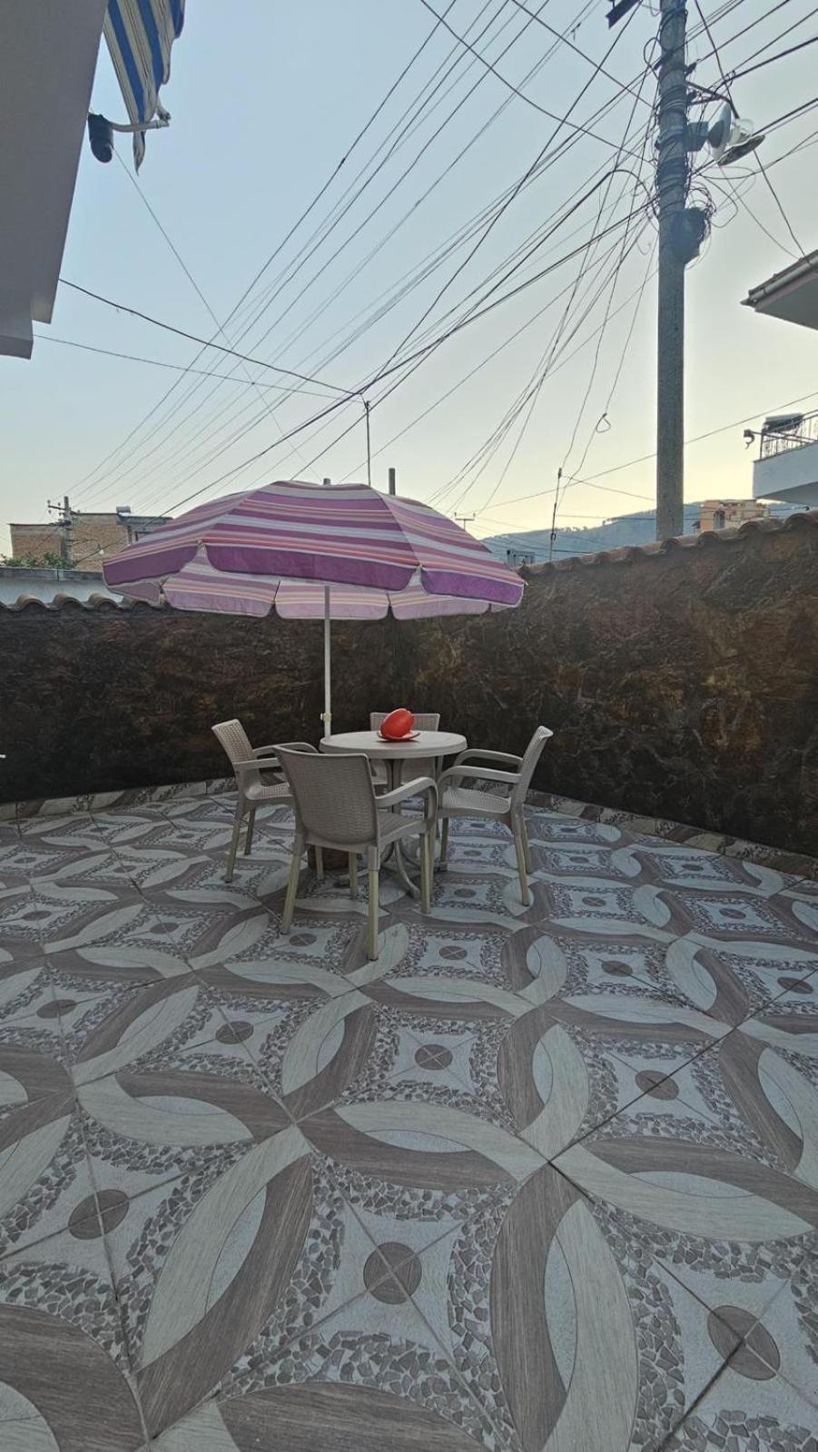 Guesthouse Albi Берат Екстериор снимка