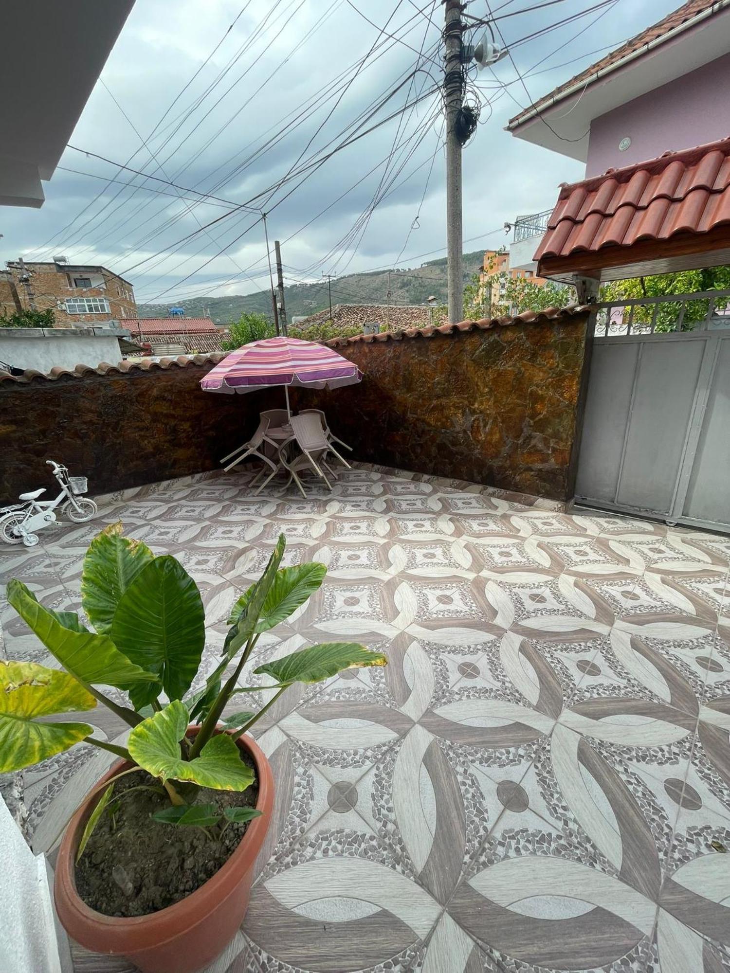 Guesthouse Albi Берат Екстериор снимка