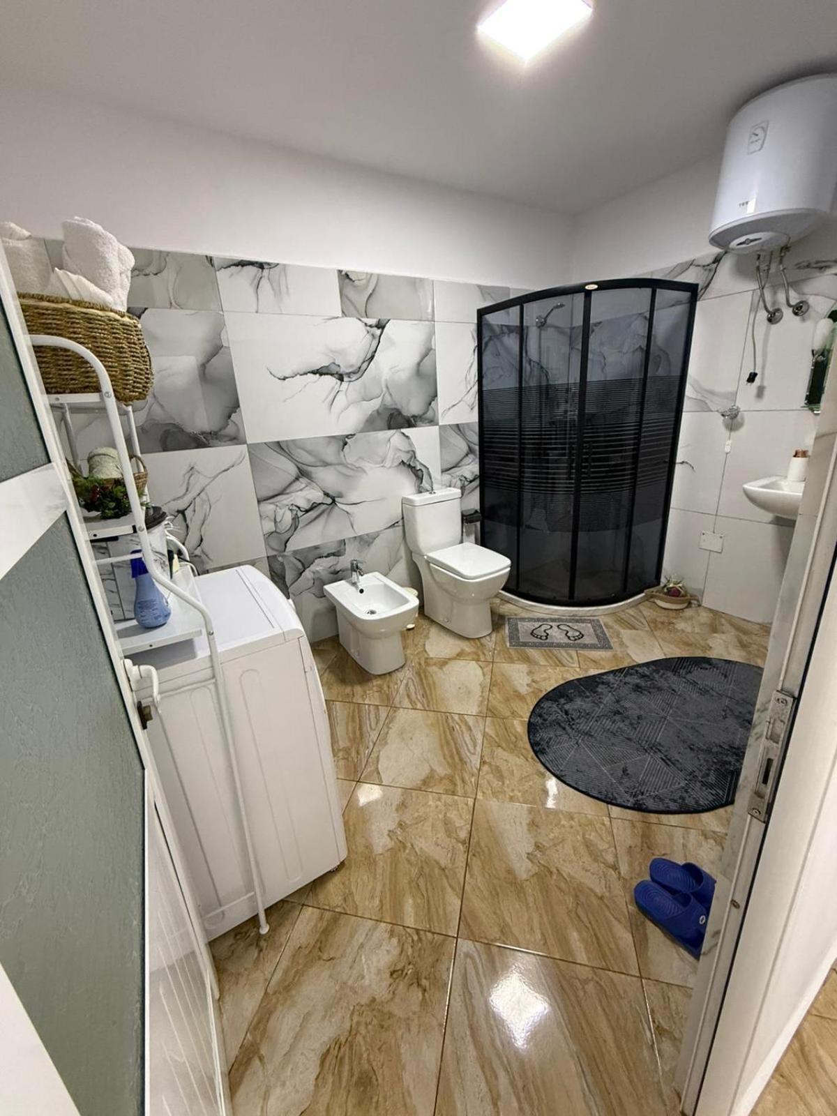 Guesthouse Albi Берат Екстериор снимка