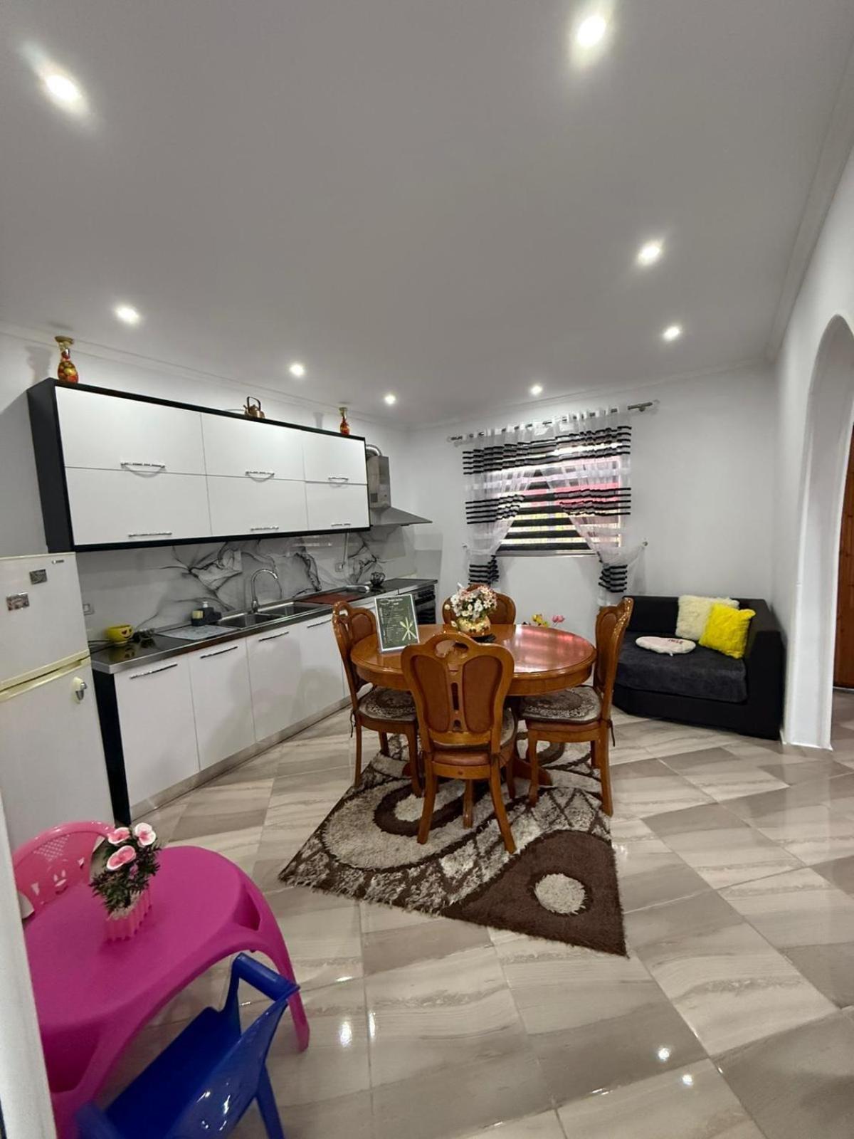 Guesthouse Albi Берат Екстериор снимка